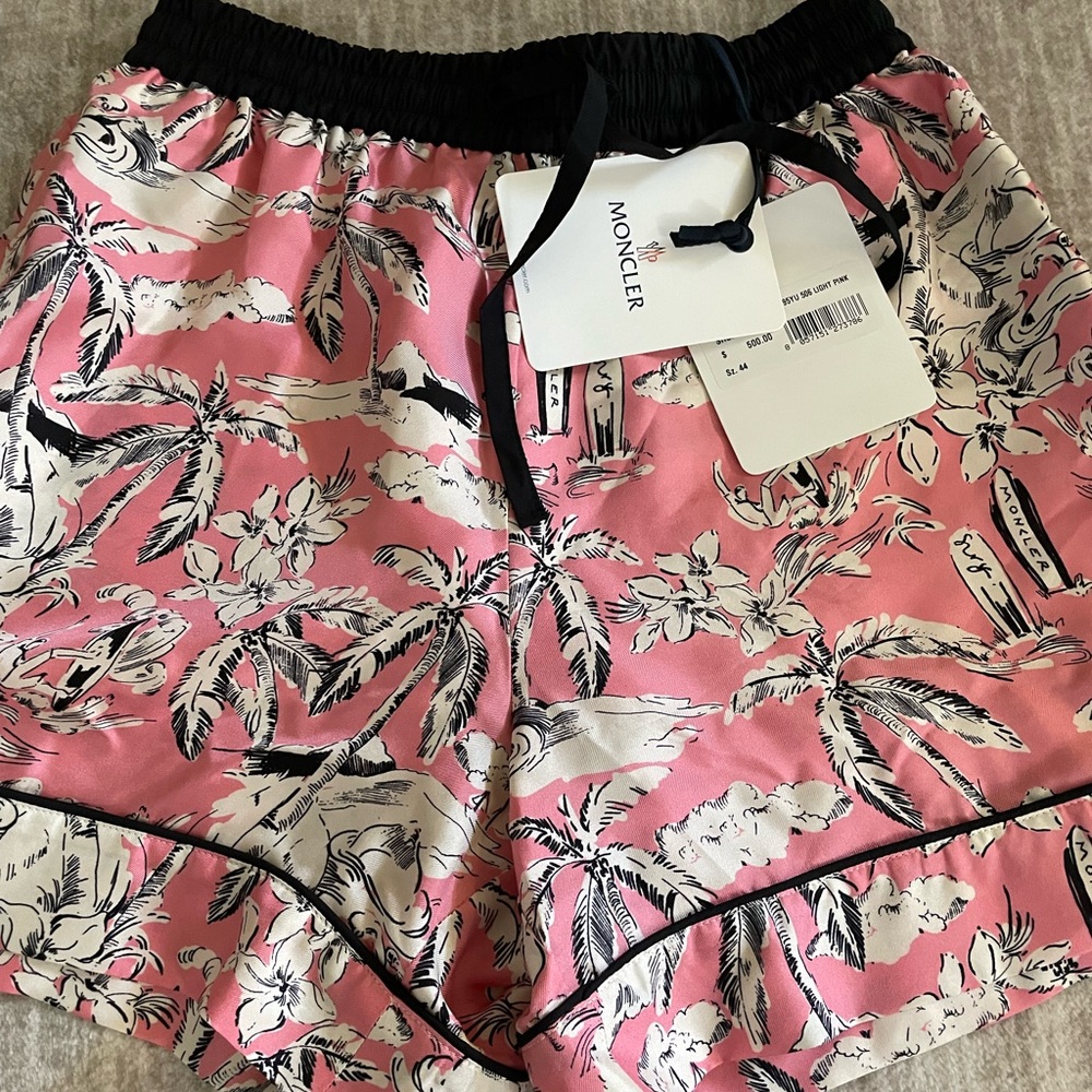 Moncler 100% silk shorts size 44 ( medium) brand new with tags retails $500